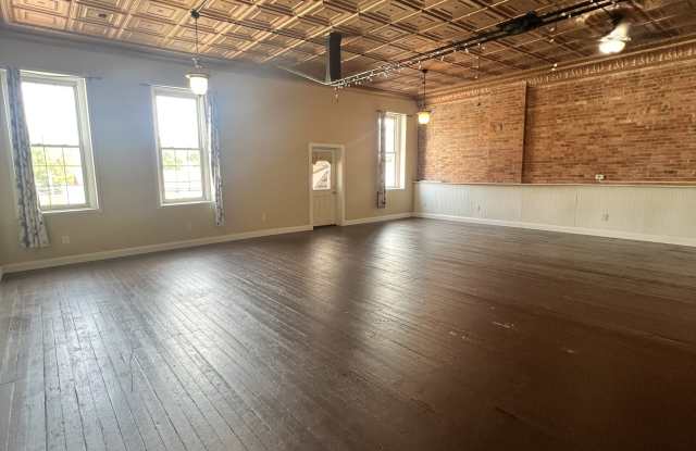 146 West Jackson Street - 1 Gallery 3