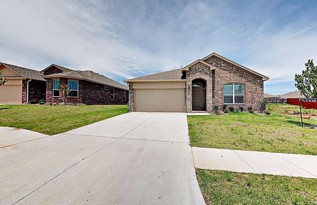 Spacious 4 Bed 2 Bath Home in Yukon Schools with Neighborhood Park photos photos