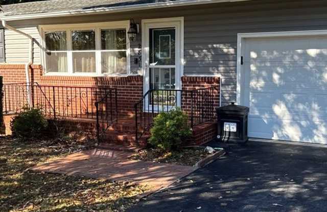 Classic 3BR Ranch with Garage, Carport & Screened Porch photos photos Classic 3BR Ranch with Garage, Carport & Screened Porch photos photos