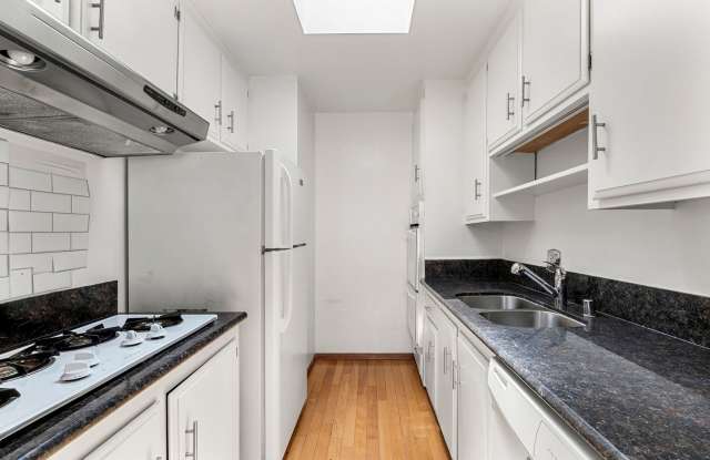 One-of-a-Kind 2-Bedroom Apartment in Prime Pico-Robertson Location! ** ONE MONTH FREE** photos photos