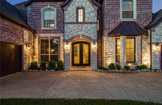 6026 Amalfi Drive Gallery 2