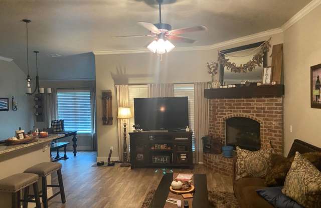 Beautiful Home in Mustang School District Gallery 4
