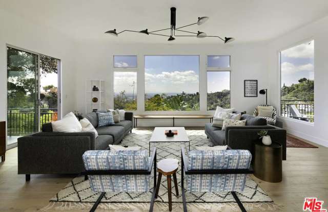 2935 HOLLYRIDGE Drive Gallery 3