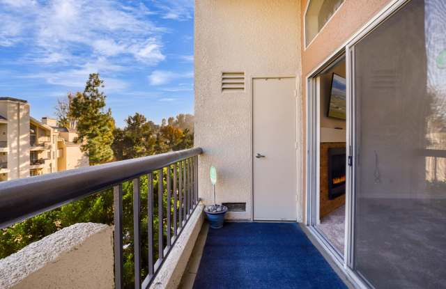 5530 Owensmouth Ave photos photos