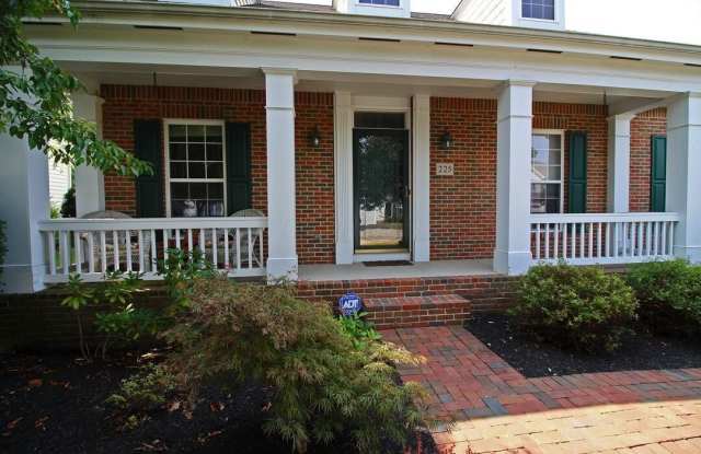 225 Stamford Drive Gallery 2