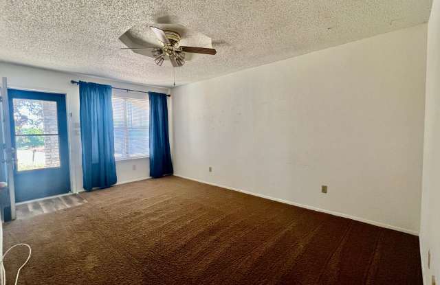 NEW RENTAL 3/2/2 Brick Home Gallery 4