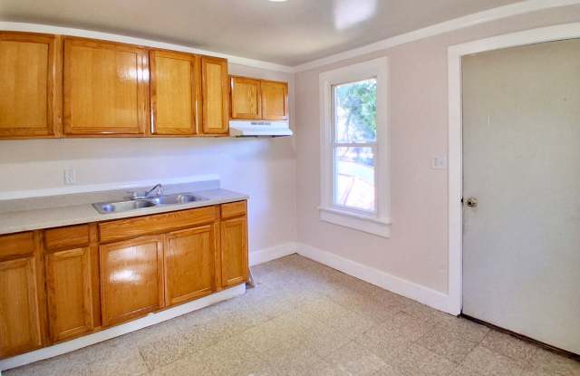 Spacious 4 Bedroom Home FOR RENT in Bridgeton $2150 Gallery 1