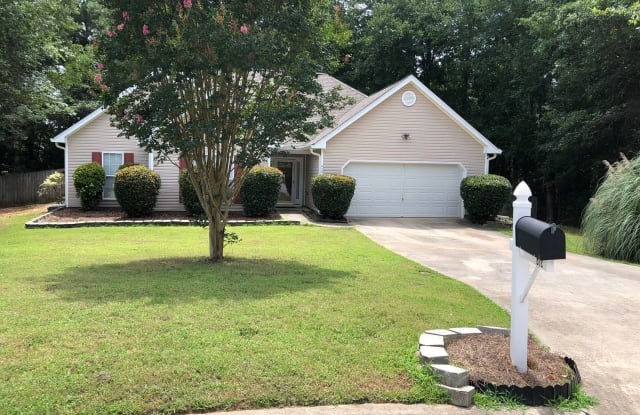612 Penhollaway Ct - 612 Pen Hollaway Court, Loganville, GA 30052