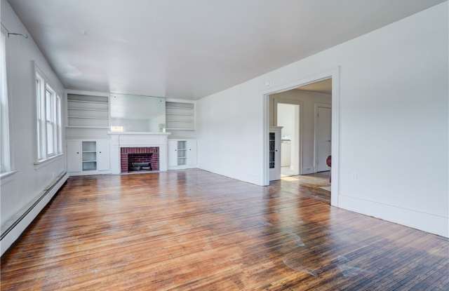2247 Clifford Avenue Gallery 4