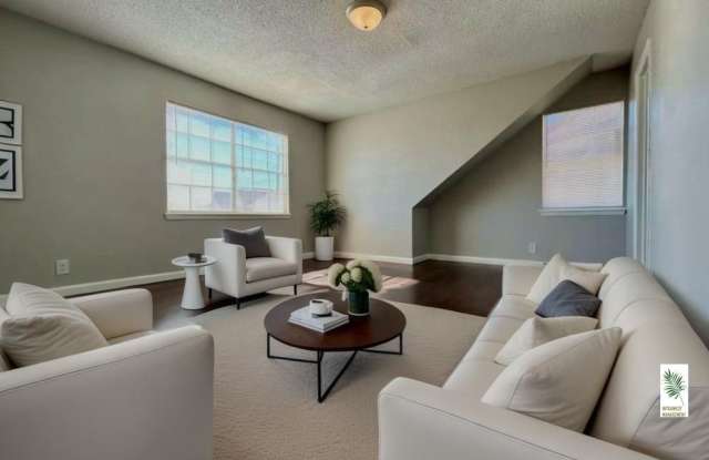 3915 Englewood Circle photos photos