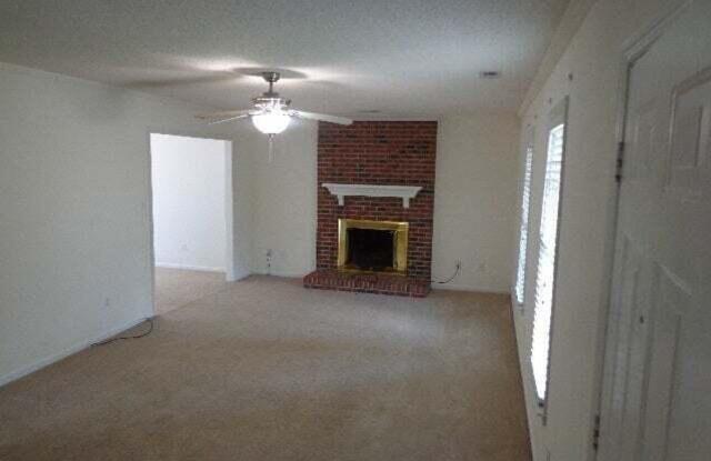 Beautiful 4 Bedroom Home-122 Archdale Drive Gallery 2