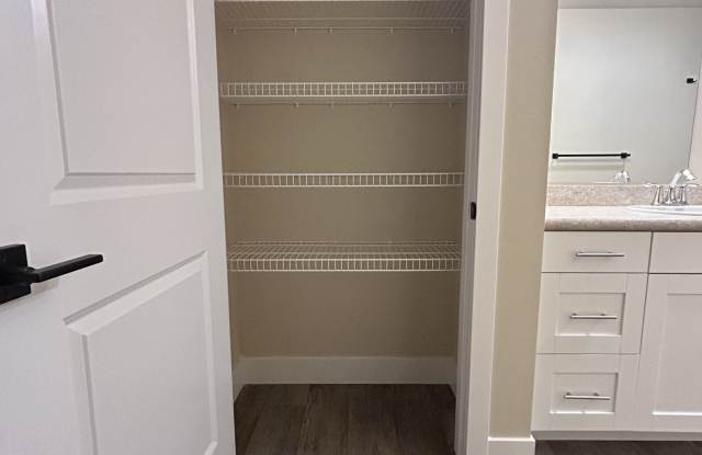 5306 Elyn Loop photos photos