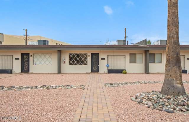 7101 E WILSHIRE Drive unit: 2 photos photos