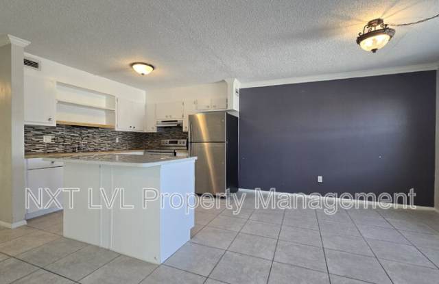 6777 Winkler Rd Gallery 4