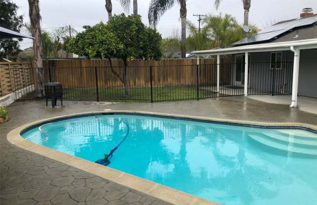 13054 Standish Dr Gallery 4