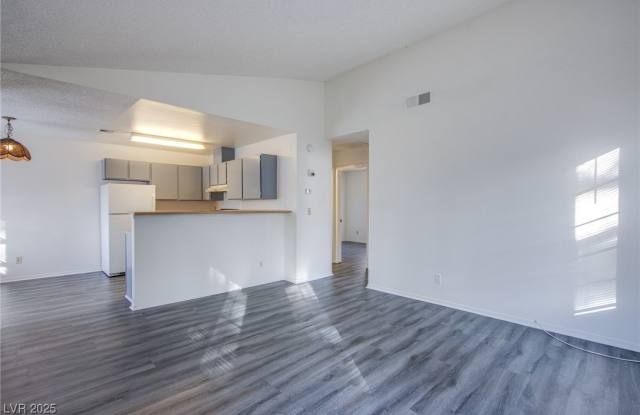 2696 Jennydiane Drive Gallery 4