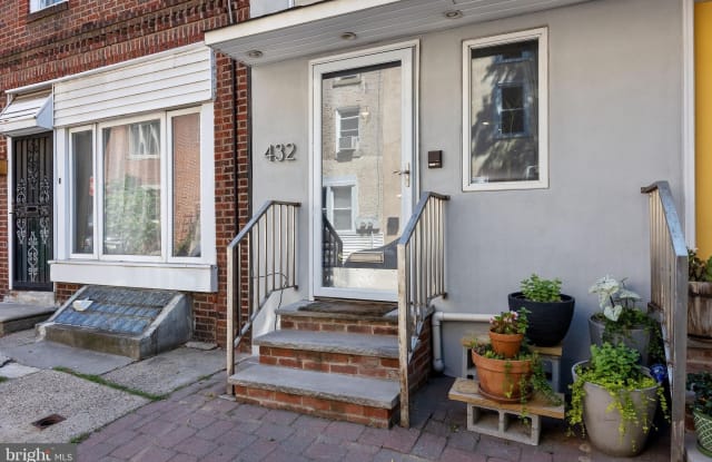 432 POPLAR STREET - 432 Poplar Street, Philadelphia, PA 19123