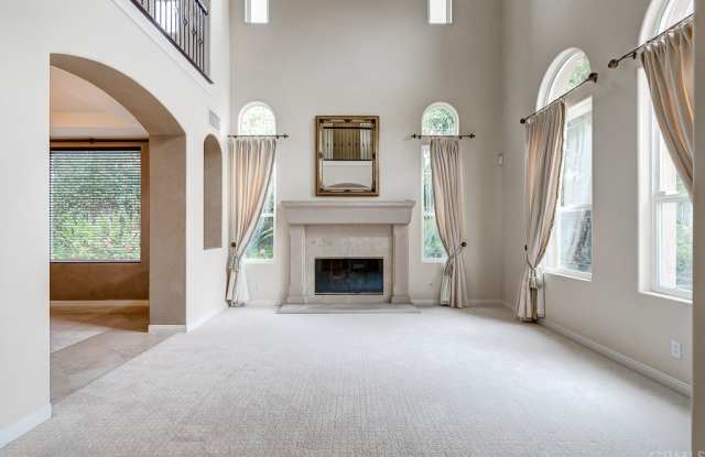 30901 Marbella Vista Gallery 4