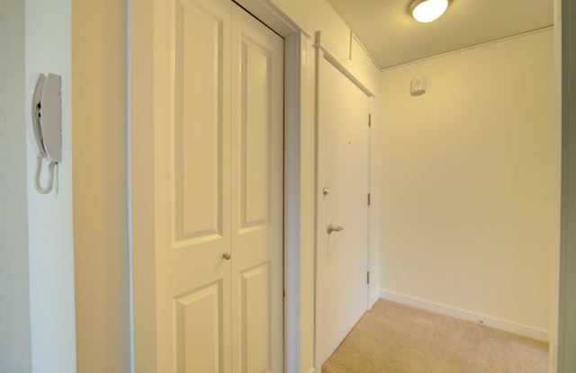 3Bd/1.75Ba Seattle Condo Gallery 4