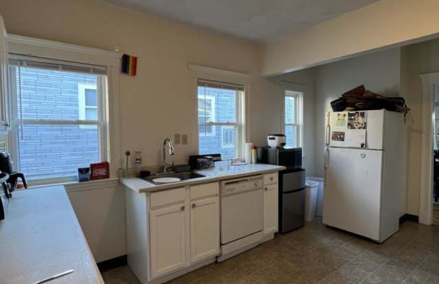 10/12 Pinkham - 10 Pinkham Road, Medford, MA 02155 10/12 Pinkham - 10 Pinkham Road, Medford, MA 02155