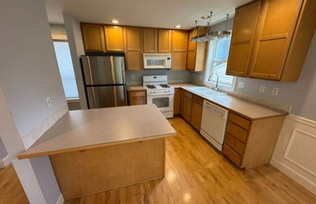 3Bd/3.25Ba Seattle Townhome Gallery 3