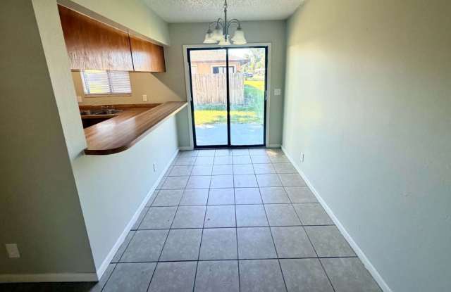 3853 NW HUNTSBORO ST APT 101 Gallery 3
