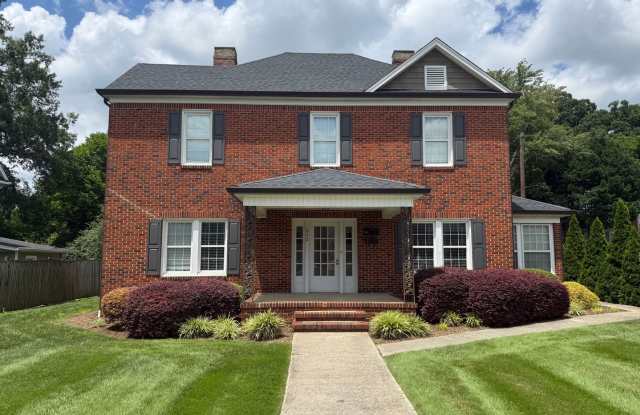 Well Maintained 3 Bedroom/2 Bath Duplex! photos photos