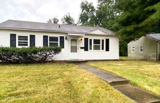 Newly Renovated 3 Bedroom, 1 Bath Home in Peoria! - 1008 West Purtscher Drive, Peoria, IL 61614