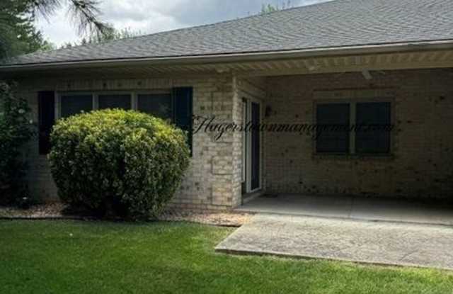 Condo in Cortland Manor Gallery 3