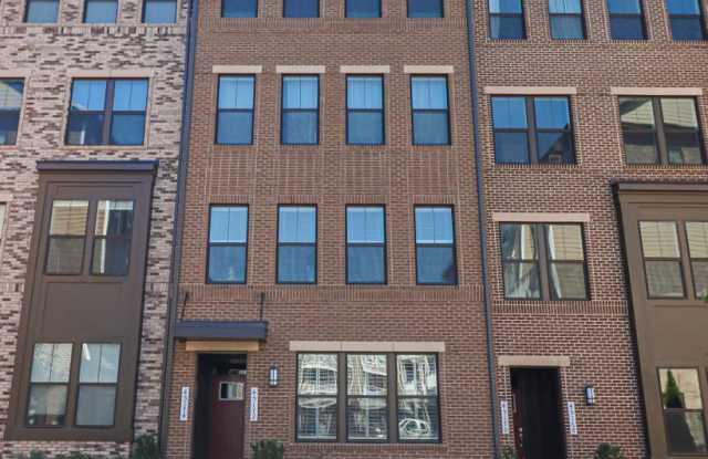 Stunning 3 Bed 2.5 Bath, Newer Condo-Style Townhome In Beautiful Kincora Land Bay photos photos