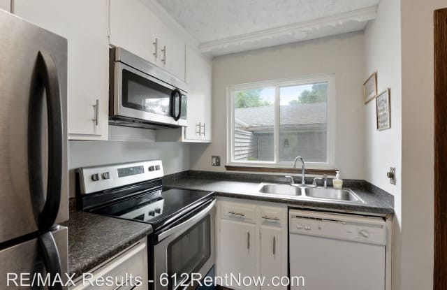 2720 Hawthorne Avenue E - 2720 Hawthorne Avenue, Maplewood, MN 55119