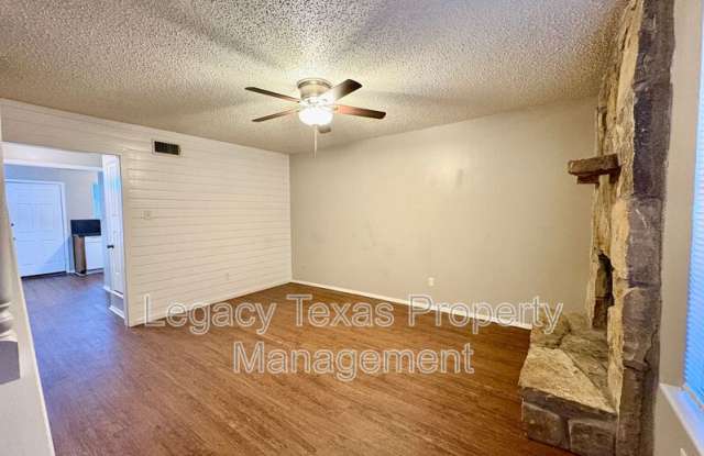 1407 B COURTNEY PL photos photos