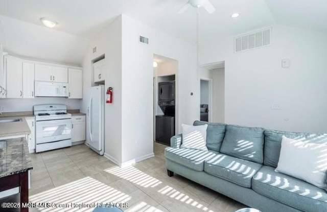 109 W Pompano Way Gallery 3