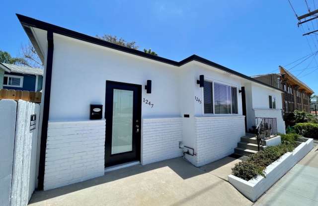 Remodeled Studio with side yard in the heart of San Diego photos photos