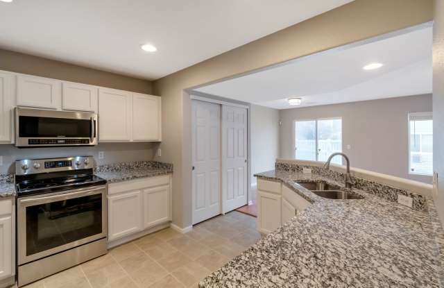 Wonderful Townhouse in Green Valley Ranch Gallery 4