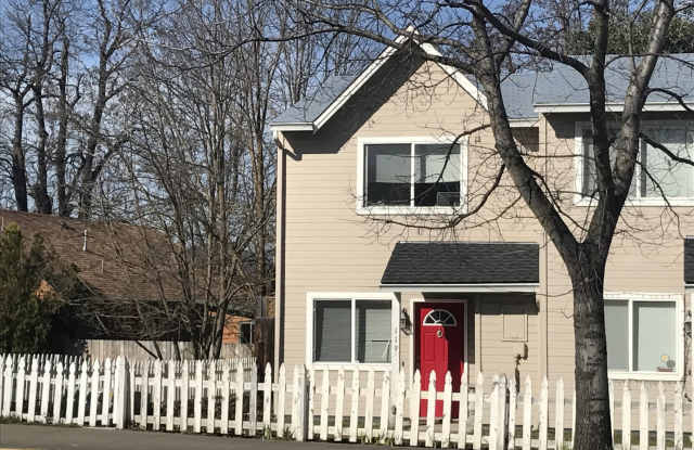 Two bedroom townhouse near Downtown!  Available Now photos photos