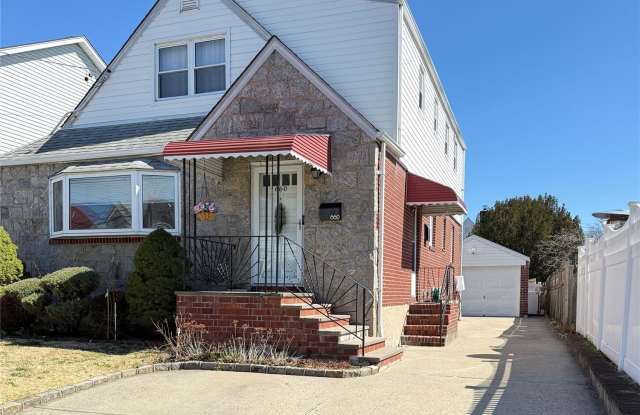 660 S 10th Street photos photos