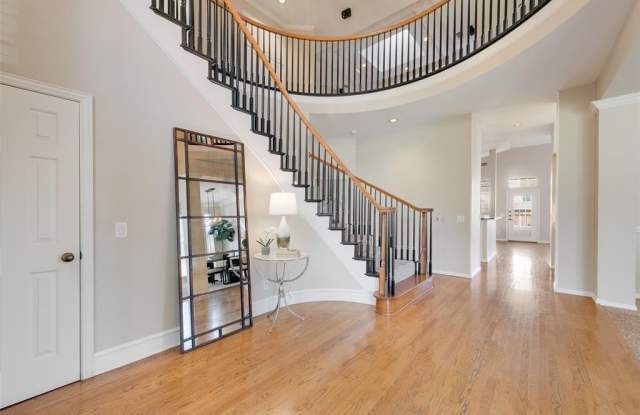 4505 Waterford Drive Gallery 3