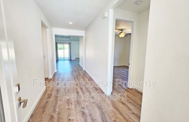 6660 Stubblefield Drive Gallery 3