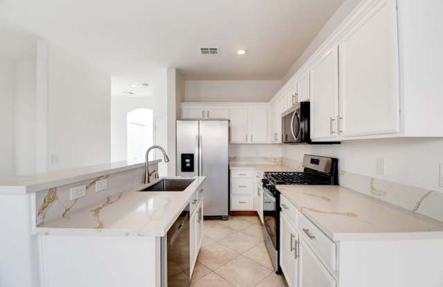 BEAUTIFUL 2 STORY SINGLE FAMILY HOME WITH 3 BEDROOMS AND 2.5 BATHS LOCATED IN SOUTHWEST photos photos