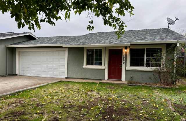 Ready for New Tenants! - 1960 Spruce Circle, Anderson, CA 96007