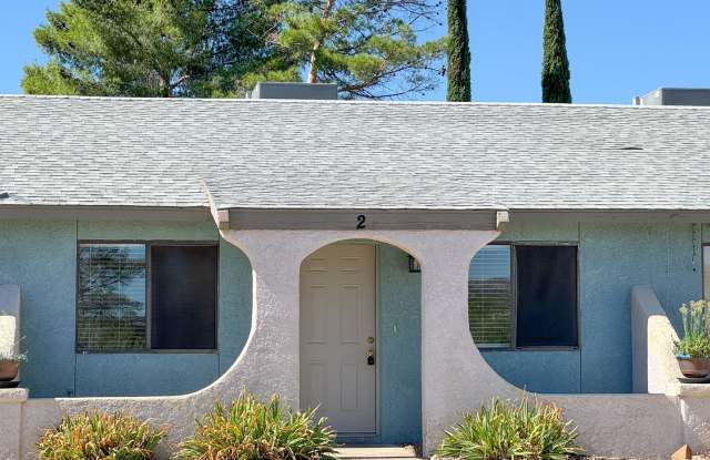 FOUR-PLEX SINGLE LEVEL APARTMENT - CLARKDALE - 942 Red Tail Hawk Drive, Clarkdale, AZ 86324