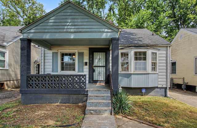 3 Bed/1 Bath Home Close to U of L & Churchill Downs Gallery 3