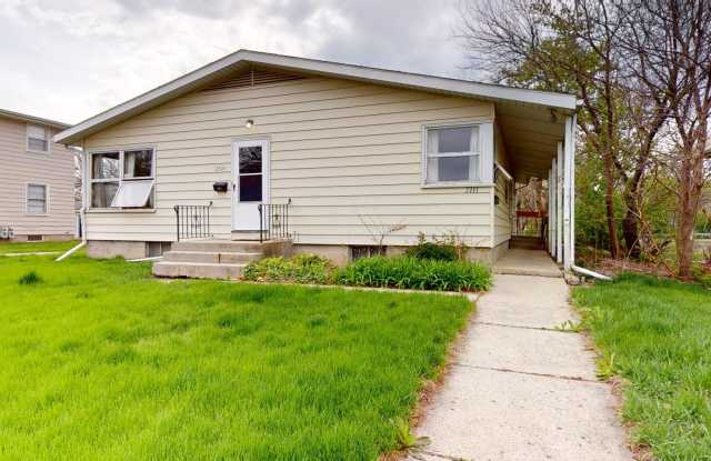 Duplex in North Ames - Close to Mall photos photos