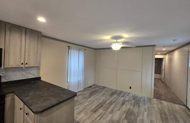 3541 Wayside Terrace Gallery 2
