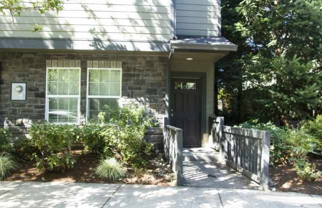 Murrayhill Townhouse Close To All The Action photos photos