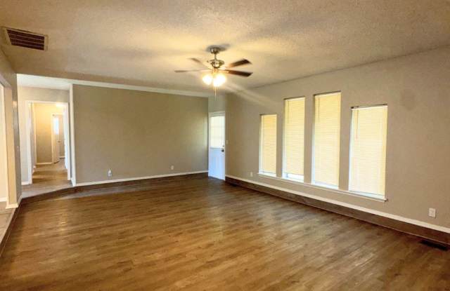 11629 Kings Cir Gallery 3
