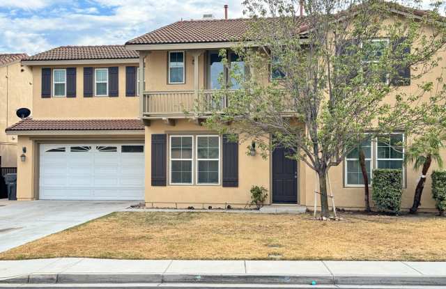 Spacious 6-Bedroom Estate in the Heart of Eastvale Gallery 3