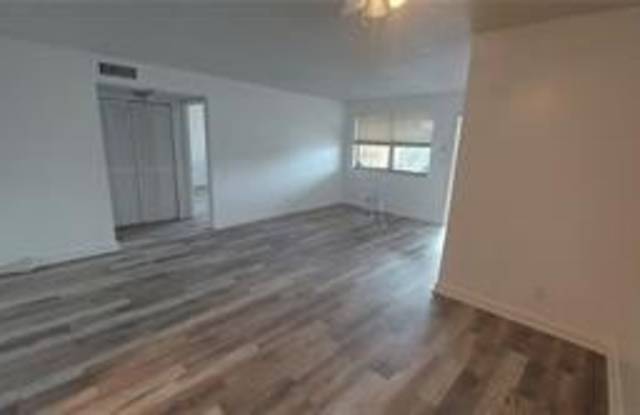 850 E Commercial Blvd photos photos