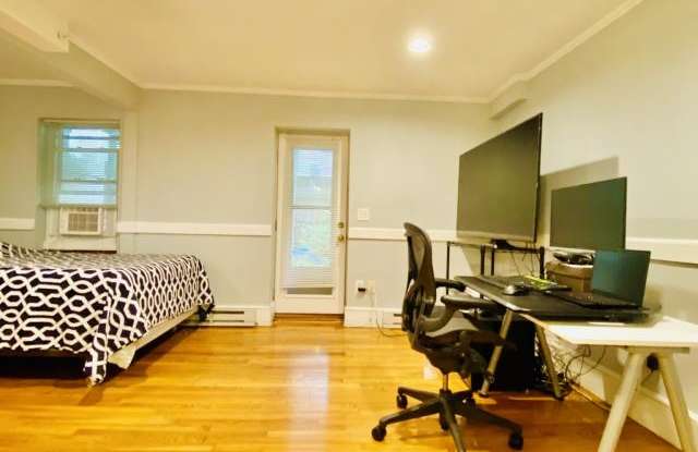 63 Clarendon St. Gallery 4